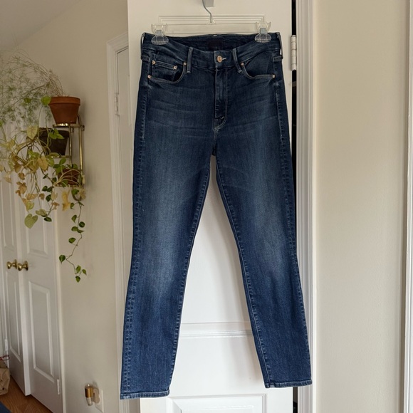 Mother The Looker Crop Jeans in On The Edge Dark Blue Wash in Size 27 - Picture 7 of 9